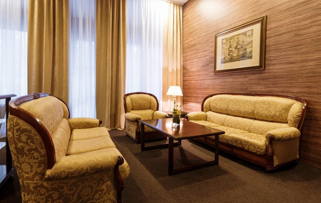 Codru Hotel Кишинев Екстериор снимка