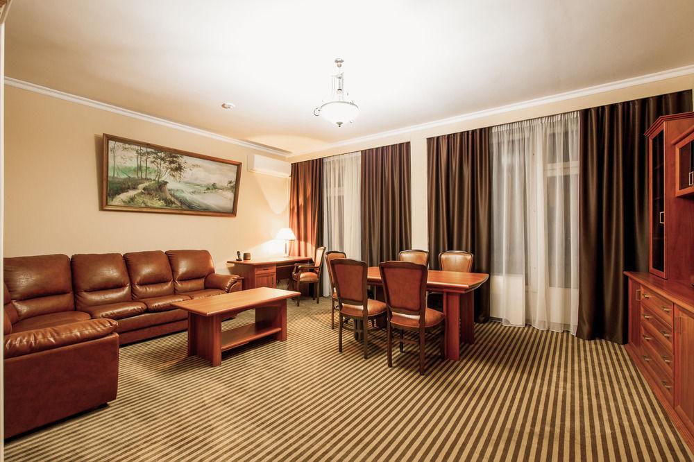 Codru Hotel Кишинев Екстериор снимка