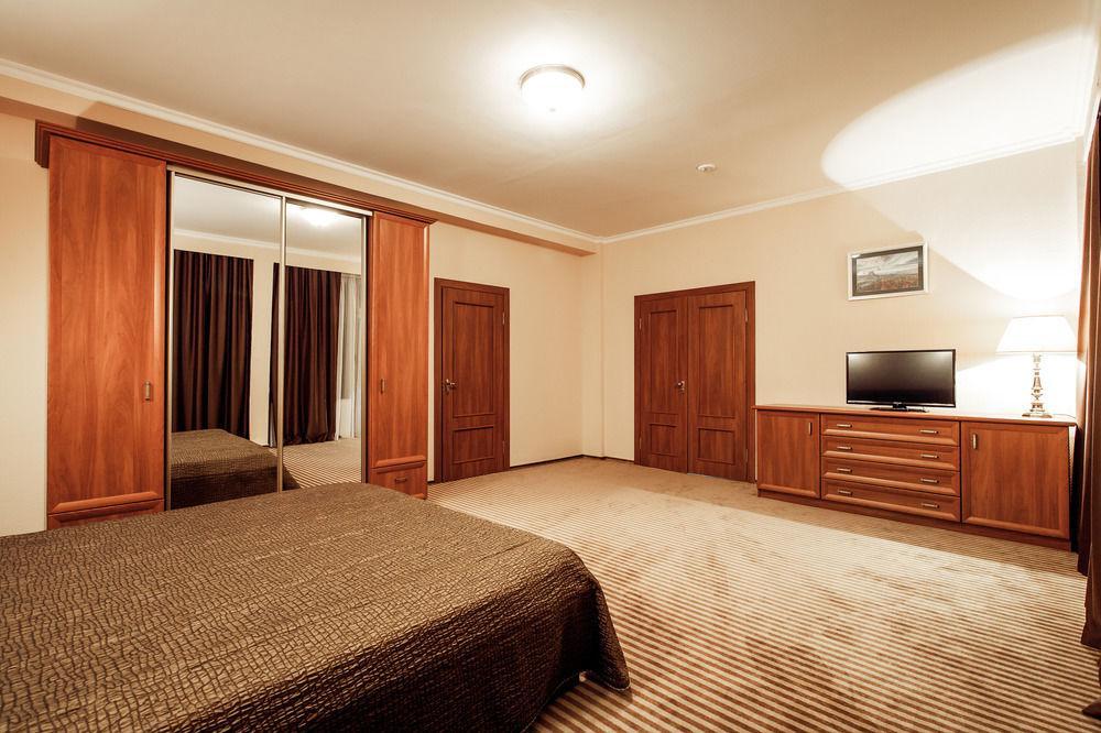 Codru Hotel Кишинев Екстериор снимка