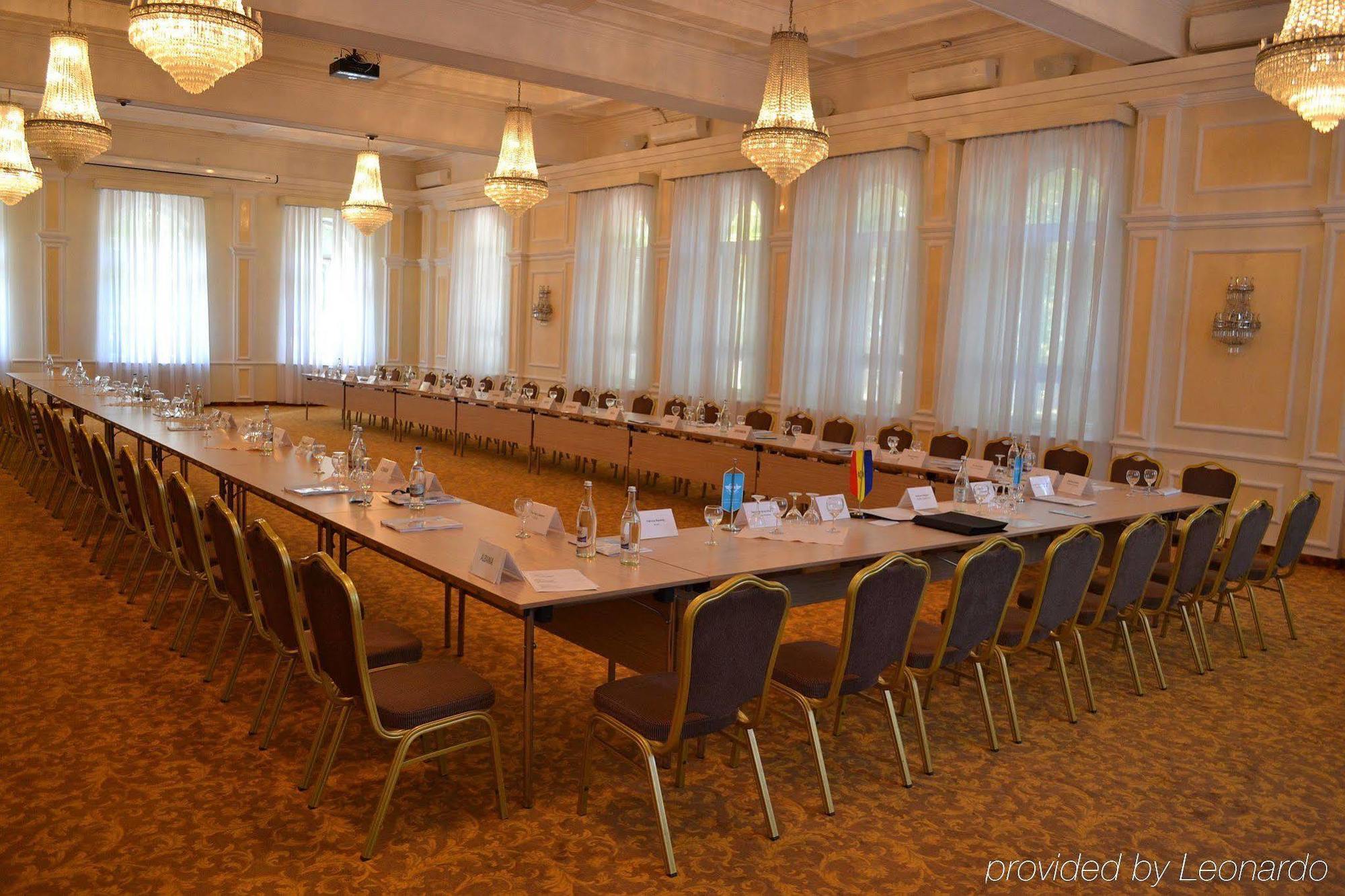 Codru Hotel Кишинев Екстериор снимка