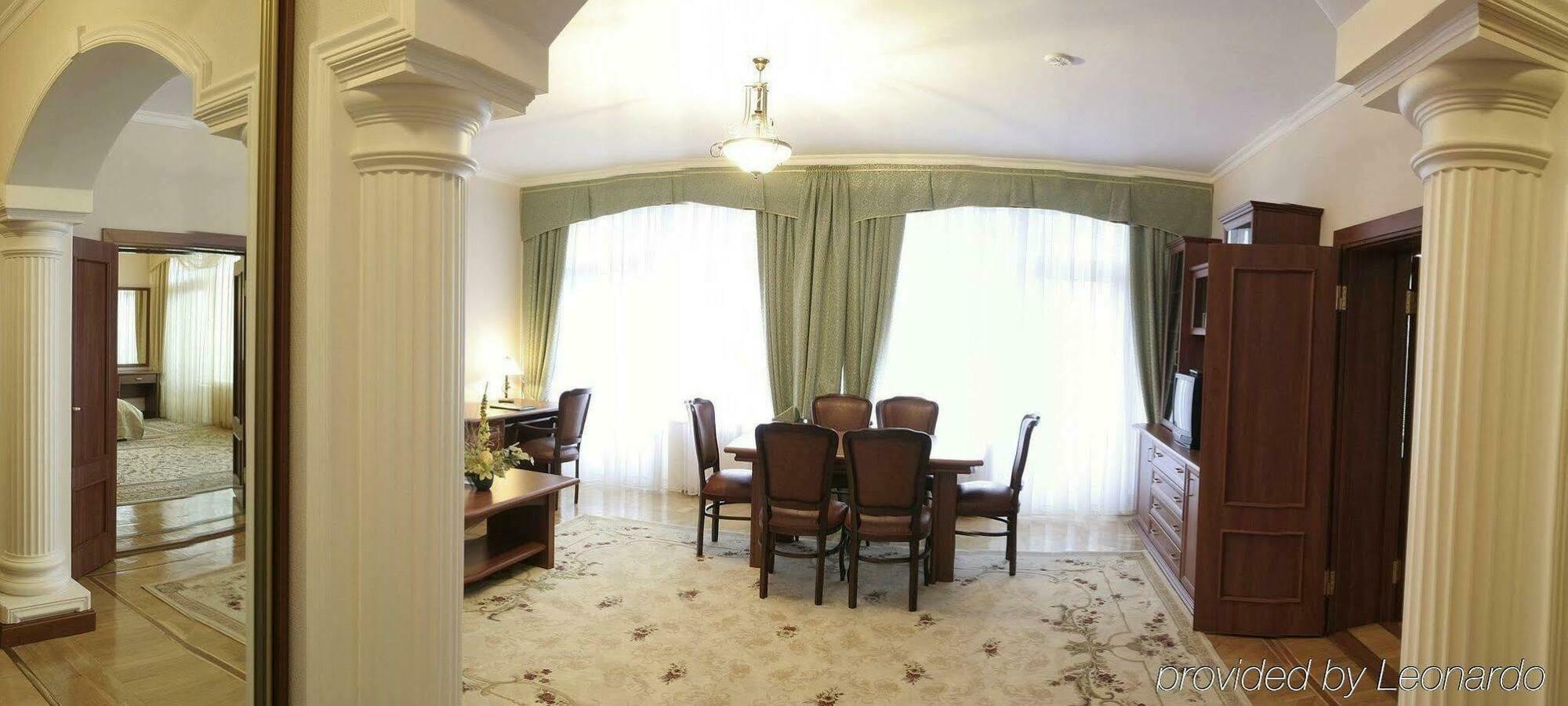 Codru Hotel Кишинев Екстериор снимка
